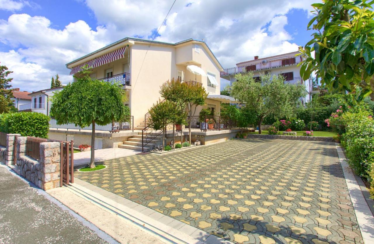 Apartments Jele Malinska Extérieur photo