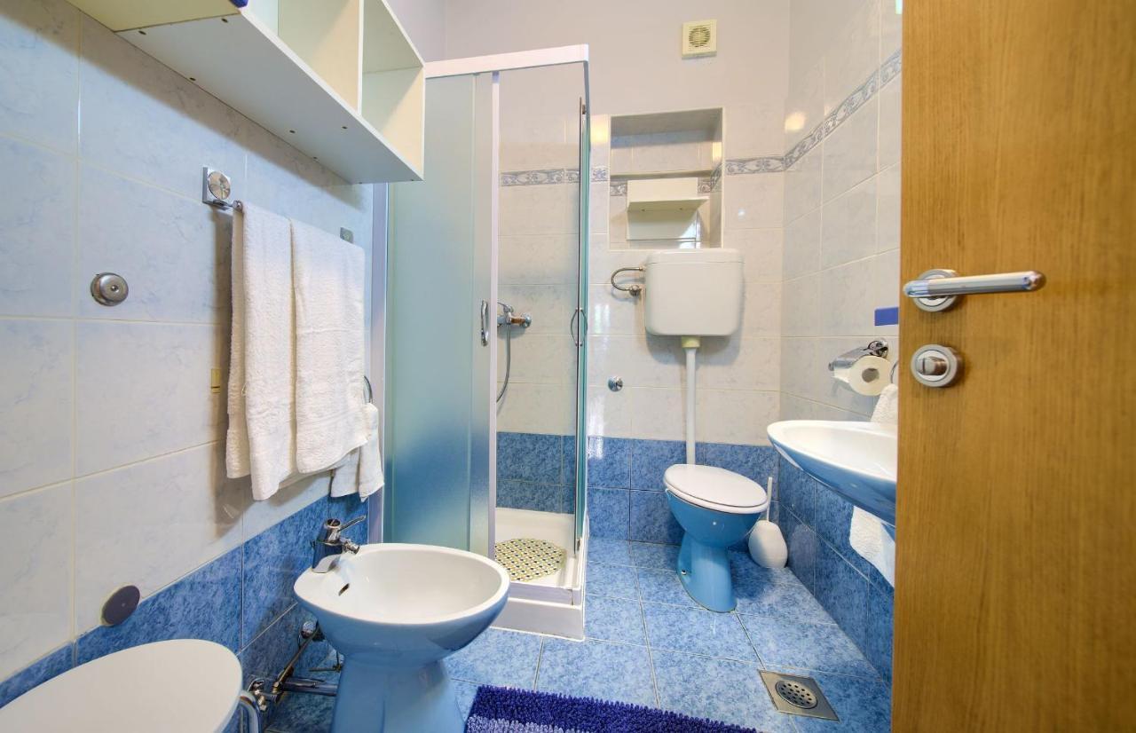 Apartments Jele Malinska Extérieur photo