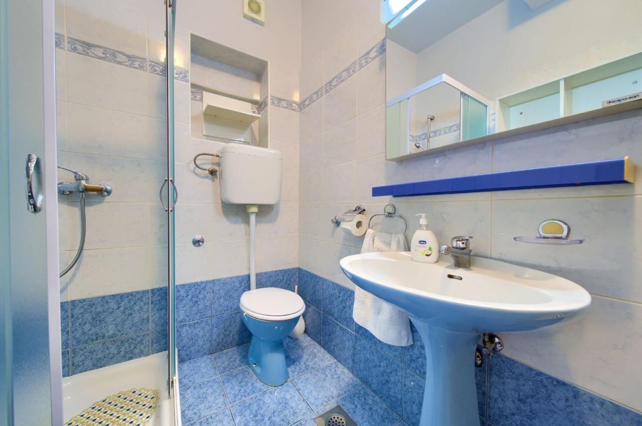 Apartments Jele Malinska Extérieur photo