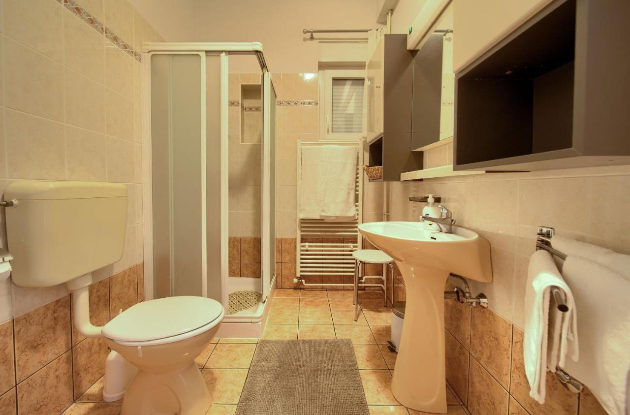 Apartments Jele Malinska Extérieur photo